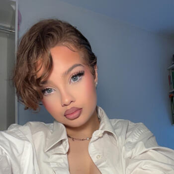 Babysitter in Charleroi: Assia