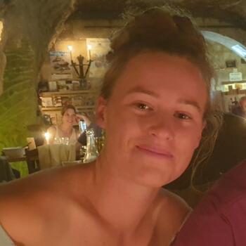 Babysitter in Bécon-les-Granits: Camille