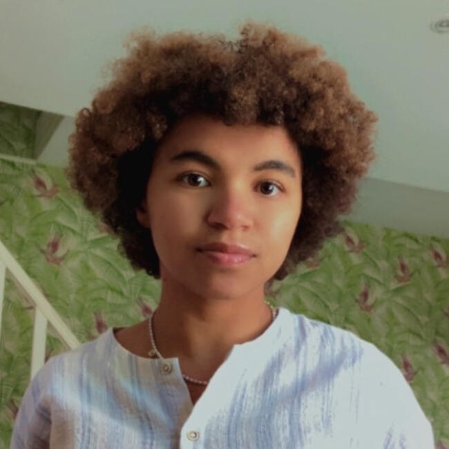 Babysitter in Chatou: Zoe