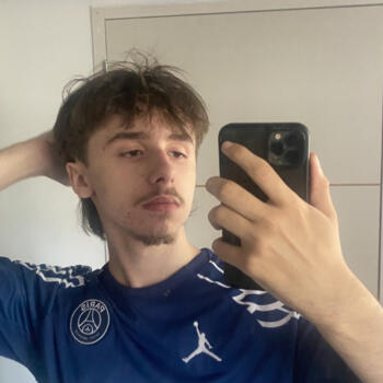 Babysitter in Caouënnec-Lanvézéac: Aydan