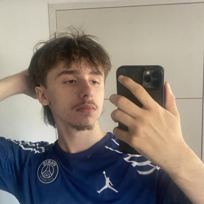 Babysitter in Caouënnec-Lanvézéac: Aydan