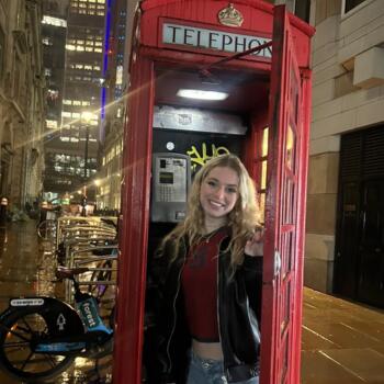 Babysitter Exeter: Savannah