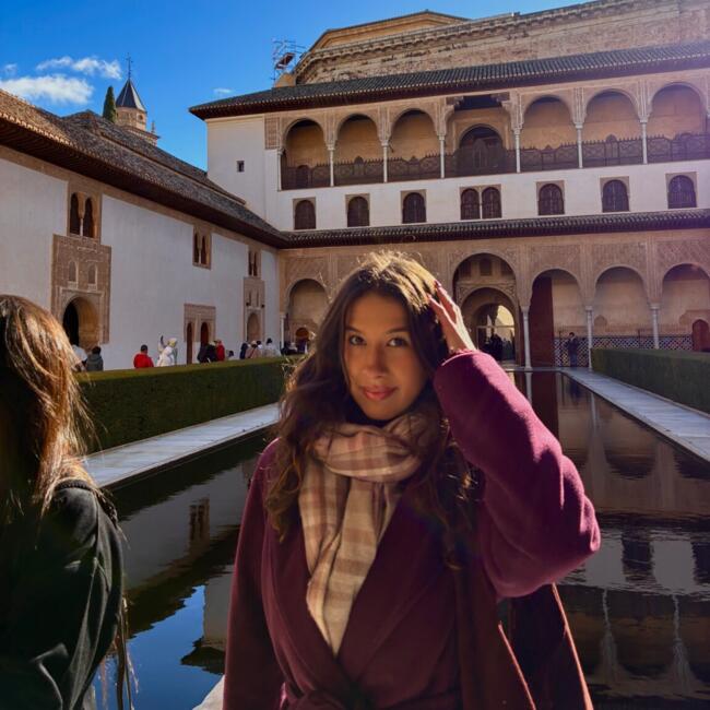 Babysitter in Milan: Laura