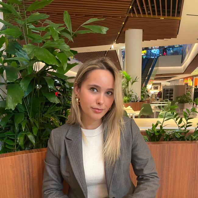 Babysitter in Beja: Marta