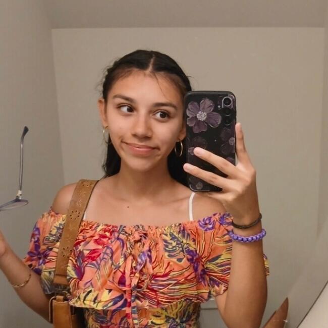 Babysitter in Cape Coral: Lorena