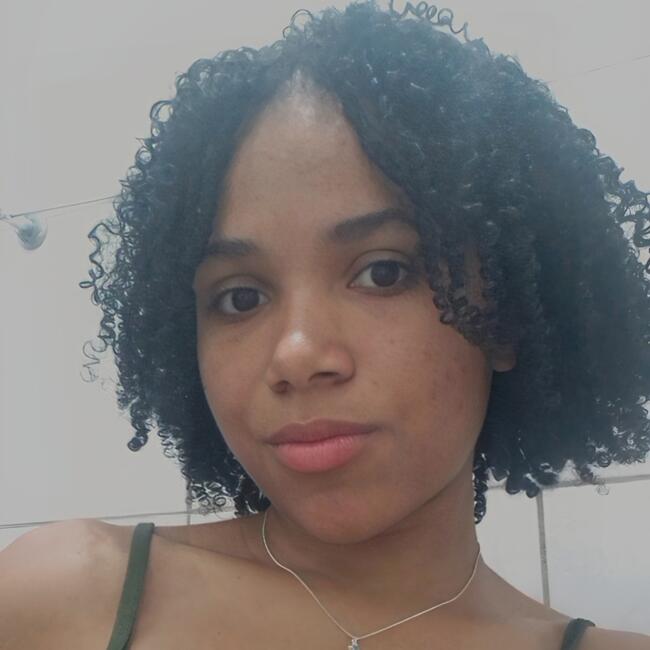 Babysitter in Aparecida de Goiânia: Maria Clara