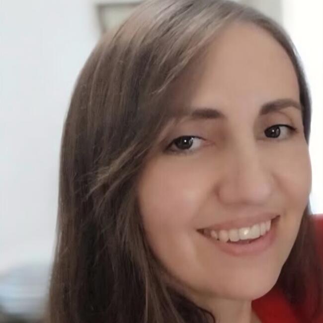 Babysitter στην περιοχή Ηλιούπολη: Oxana