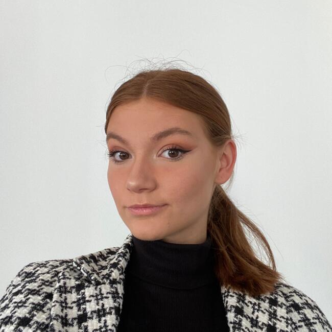 Babysitter in Pézenas: Priscillya