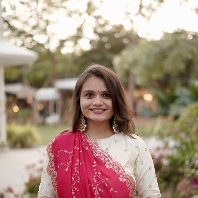 अहमदाबाद में बेबीसिटिंग की नौकरी: Riddhi