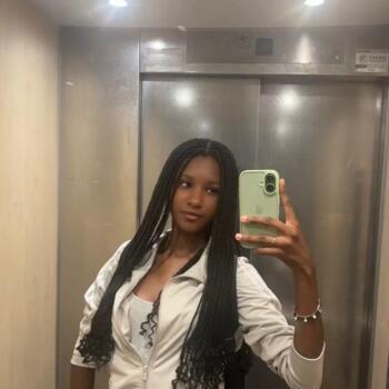 Baby-sitter Saint-Ouen: Adama