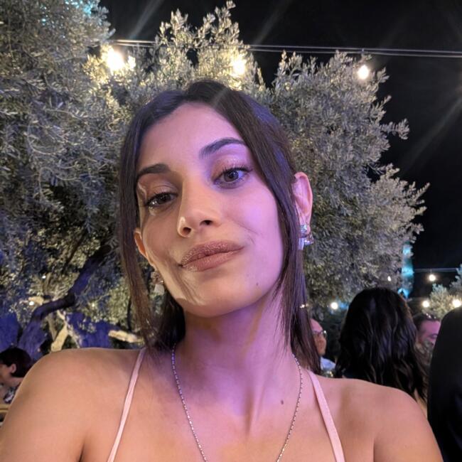 Babysitter στην περιοχή Géri: Mirey