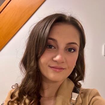 Babysitter in Cheux: Julie