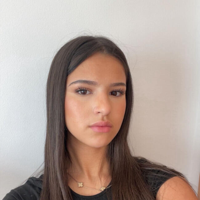 Babysitter in Bouskoura: Amira