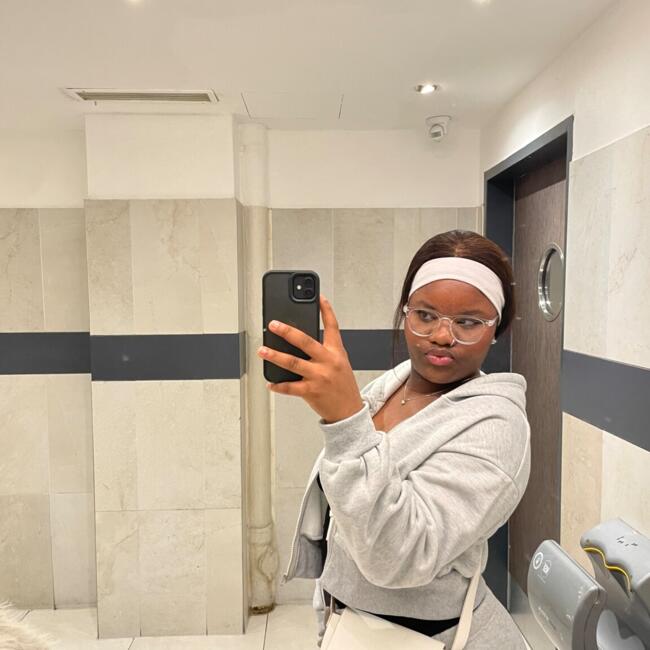 Babysitter in Munich: Deusa