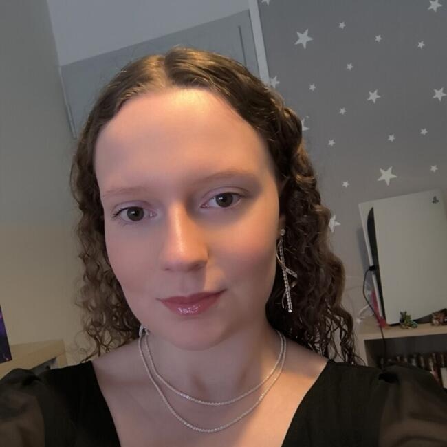Babysitter in Contrexéville: Cyrielle