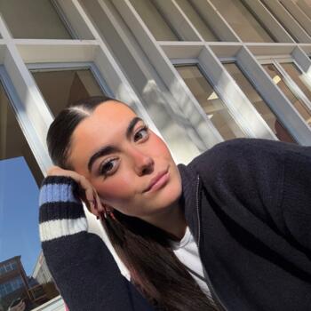 Babysitter Rome: Martina