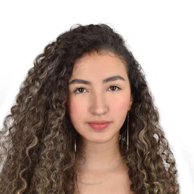 Babysitter in Bordeaux: Maria José