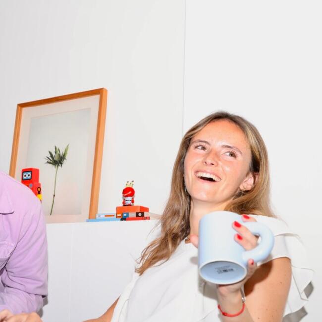 Babysitter in Singapore: Amber