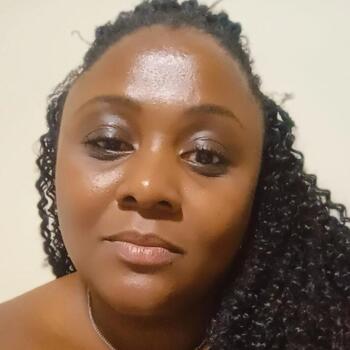 Babysitter in Volta Redonda: Leidiane