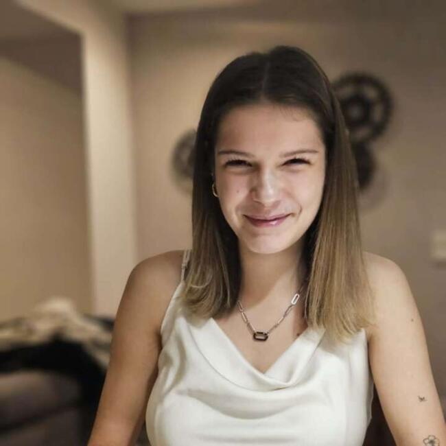 Babysitter in Saint-Parres-lès-Vaudes: Manon