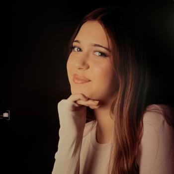 Babysitter in Villefranche-de-Rouergue: Clara