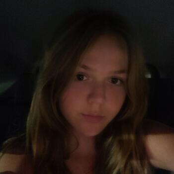 Baby-sitter in Milton: Daniella
