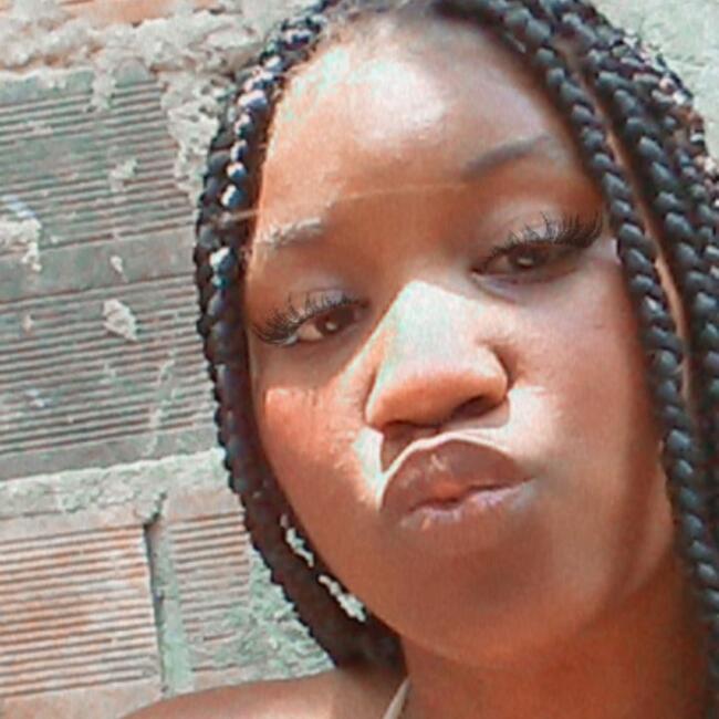 Babá em Magé: Emily