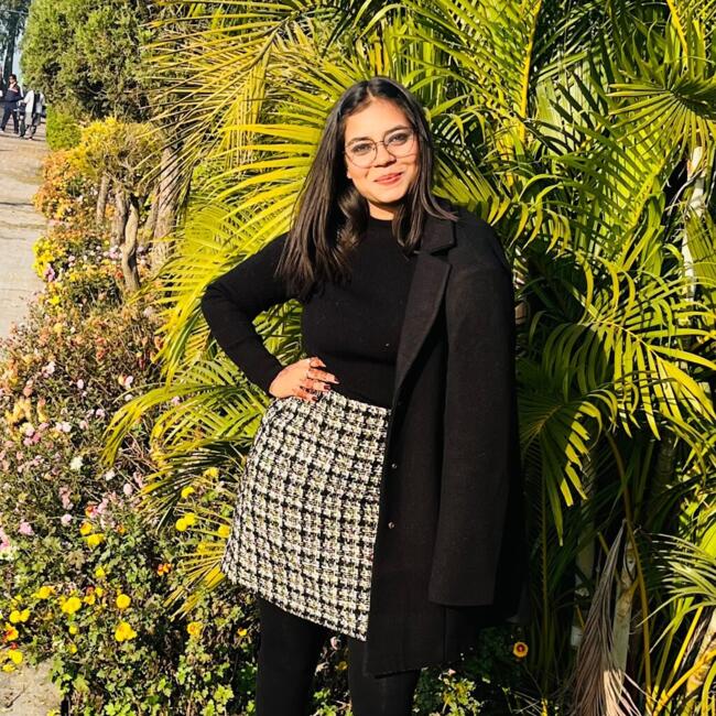 Babysitter in Surrey: Nancy