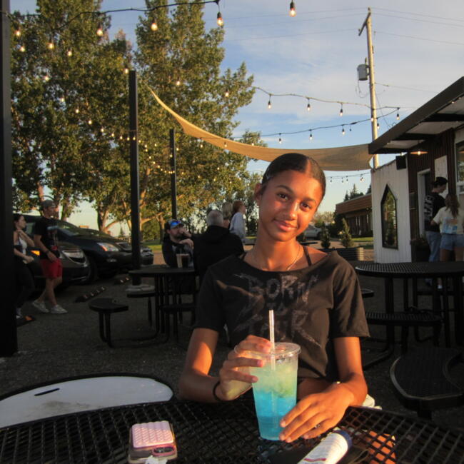 Baby-sitter in Calgary: Anya