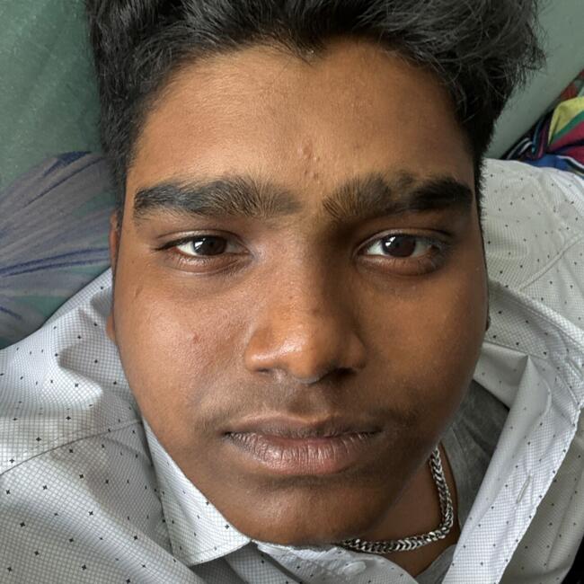 Babysitter in Éragny: Santhosh