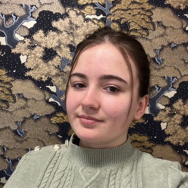 Babysitter in Chaudon: Lola