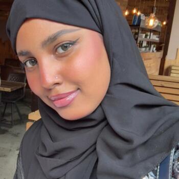 Babysitter in The Hague: Omaima