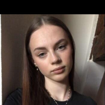 Babysitter in Haspres: Justine