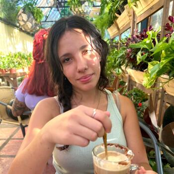 Babysitter in Del Viso: Astrid