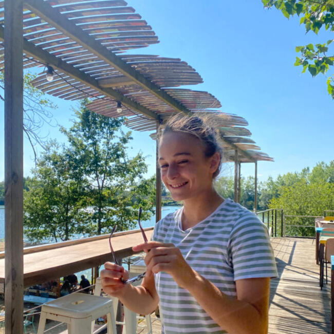 Babysitter in Saint-Aubin-de-Médoc: Julia
