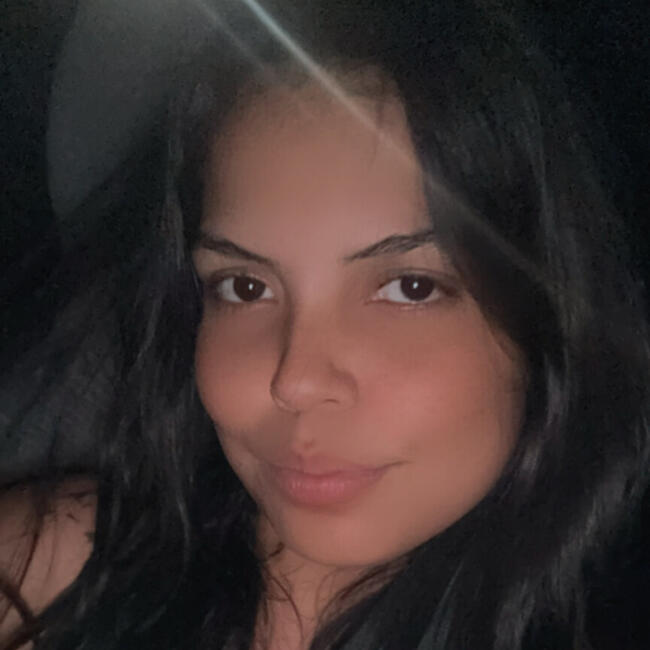 Emprego de babá em Bauru: Emanuely