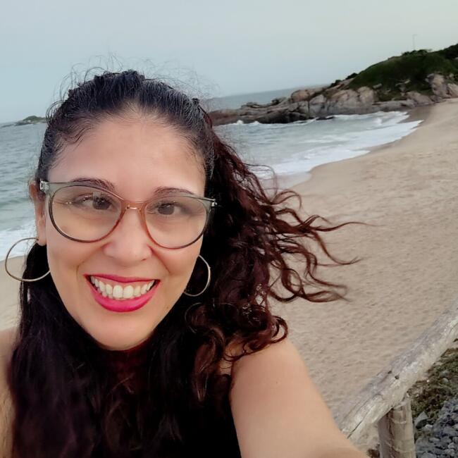 Babysitter in Rio das Ostras: Letícia