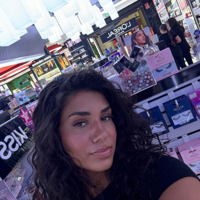 Babysitter in Enschede: Nevra