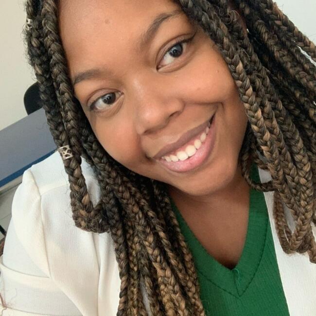 Babysitter in Porto Alegre: Emilly