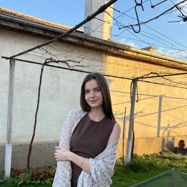 Babysitter in Pazardzhik: Iva