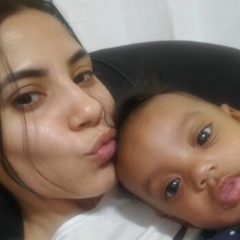 Babysitter in Montevideo: Victoria Issis