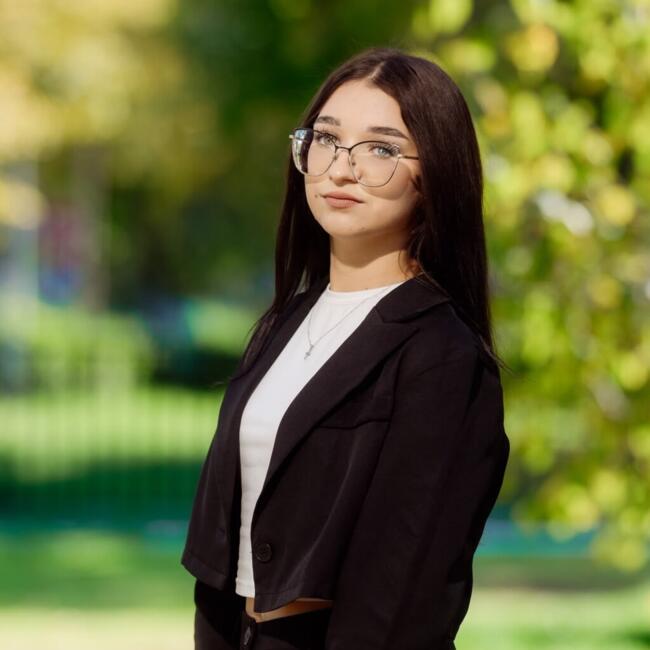 Babysitter in Iași: Alina