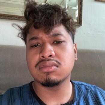 家长 新加坡: Alif