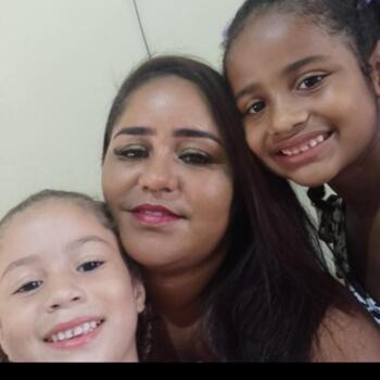Babysitter Recife: Carla