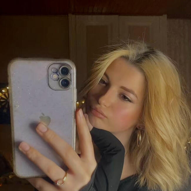 Babysitter in Charleville-Mézières: Auriane