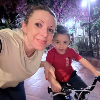 Lavoro per babysitter a Salerno: lavoro per babysitter Assunta