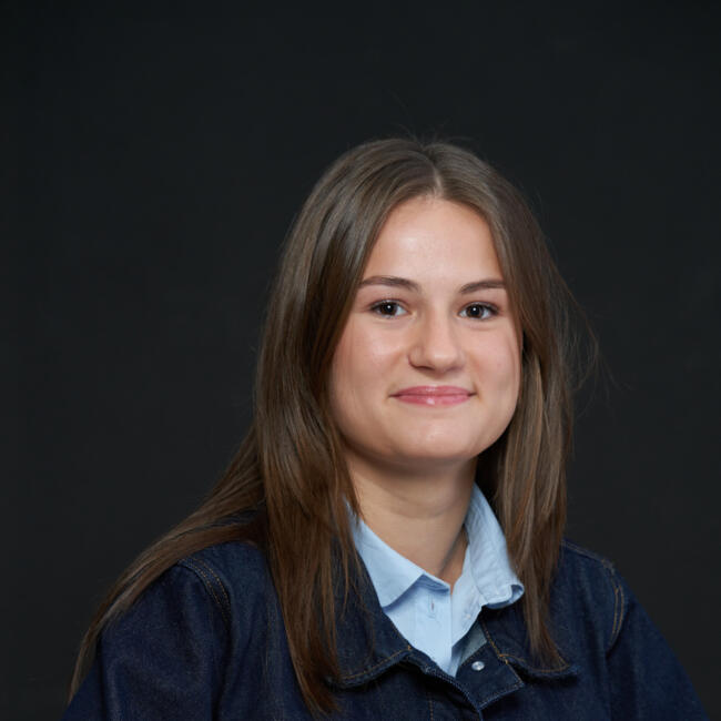 Babysitter in Parmain: Doriane