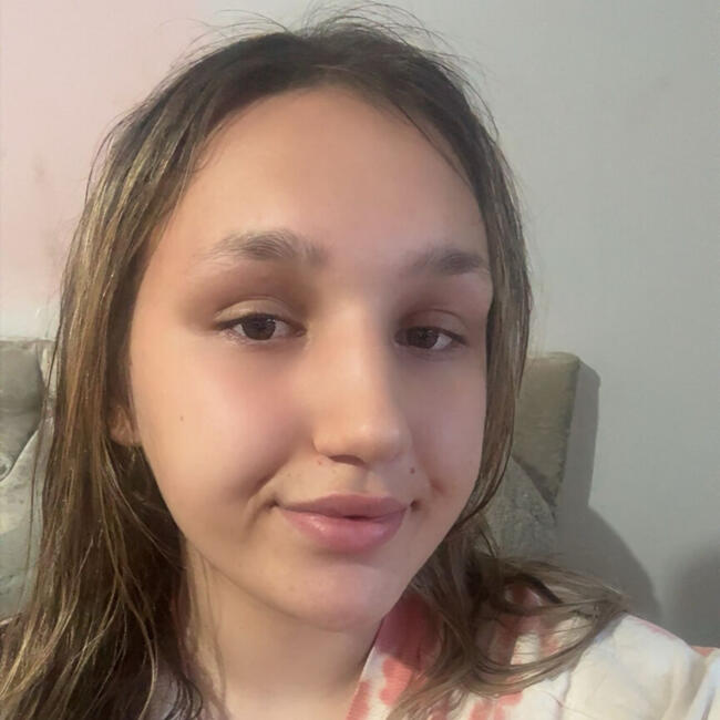 Babysitter in Llansamlet Community: Kaci