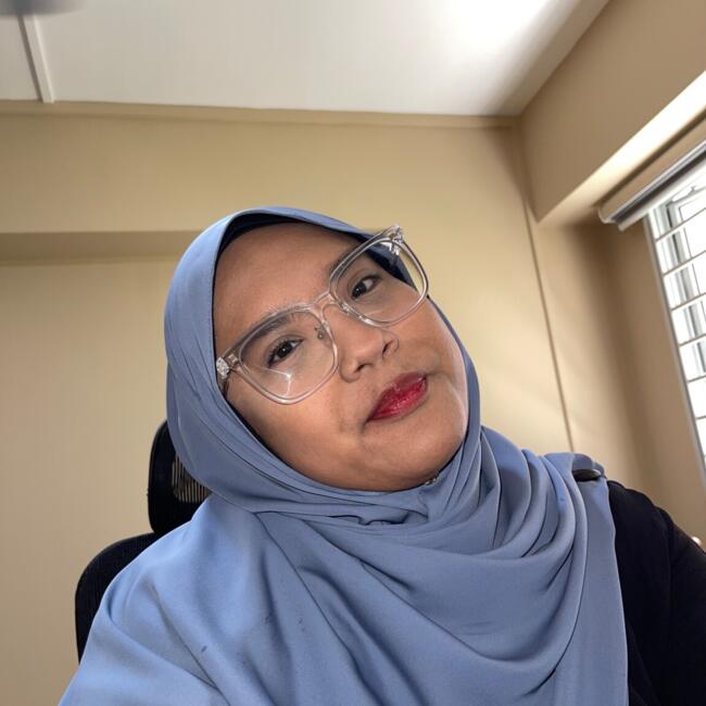 位于Singapore Island的临时保姆: Izzah