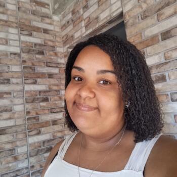 Babysitter Queimados: Thais